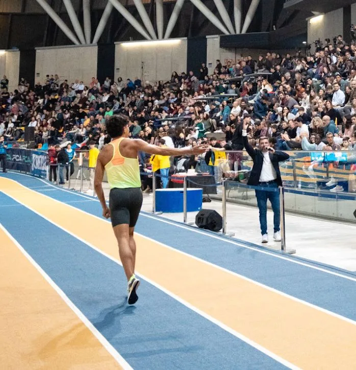 Alex Parreño · Atletismo en pista cubierta